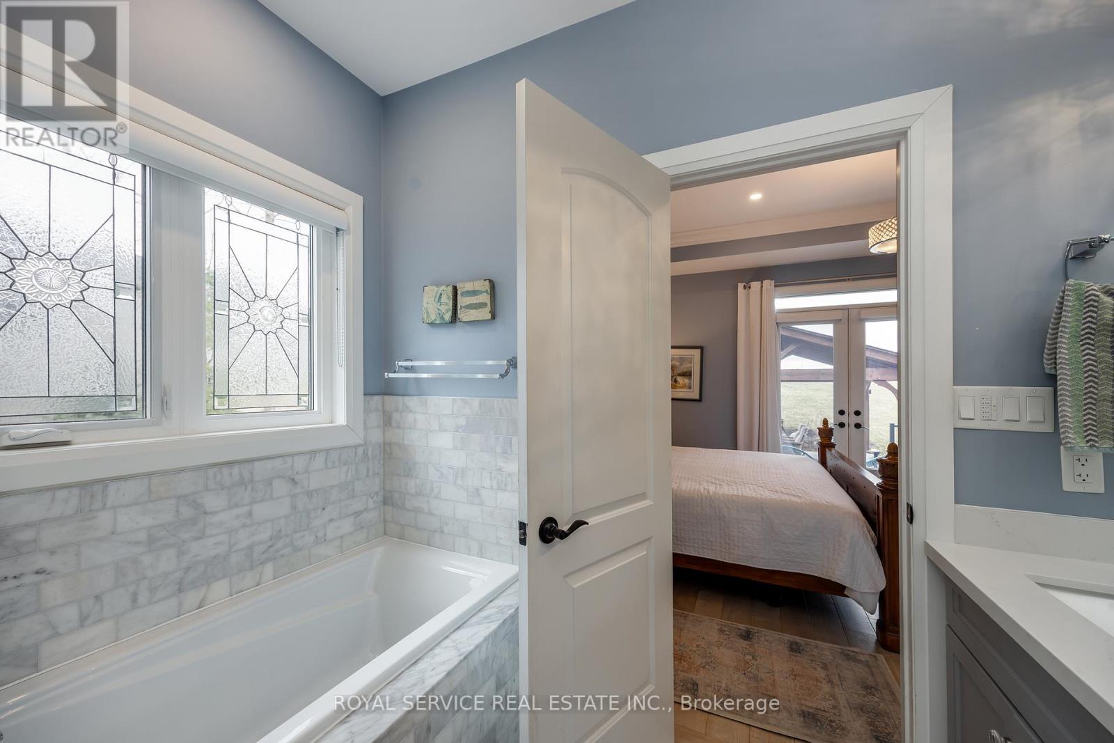 28 Rustlewood Avenue, Kawartha Lakes (Manvers), Ontario  L0A 1A0 - Photo 19 - X12895024