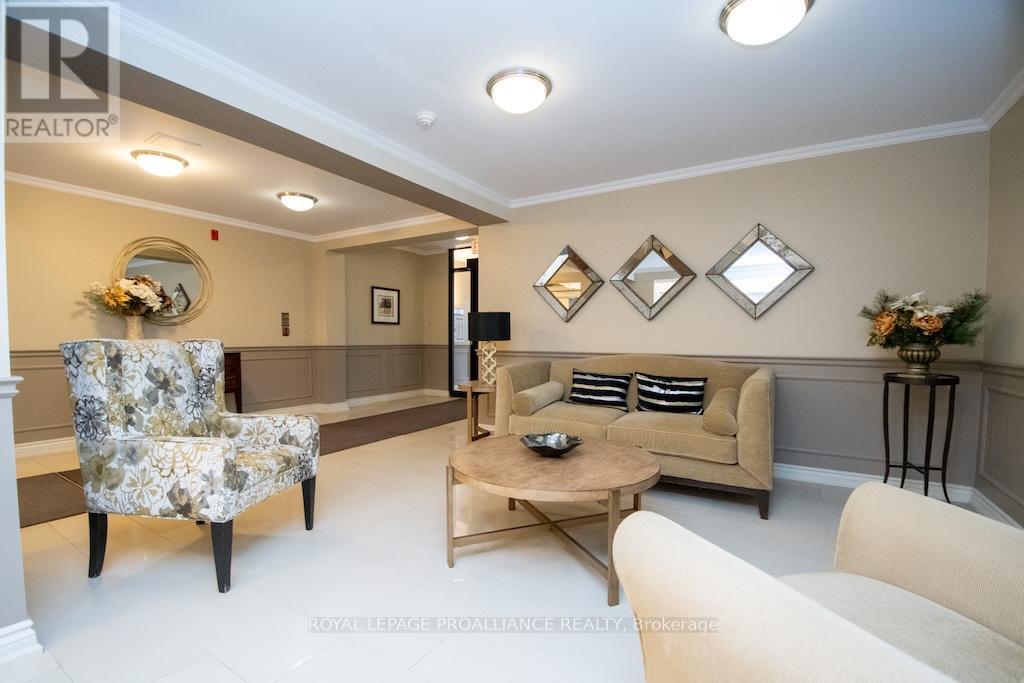 212 - 869 Clonsilla Avenue, Peterborough (Otonabee Ward 1), Ontario  K9J 0B7 - Photo 4 - X12895050