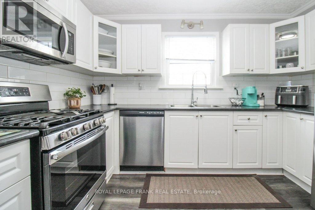 129 Arthur Avenue, Peterborough (Otonabee Ward 1), Ontario  K9J 5X7 - Photo 10 - X12895466