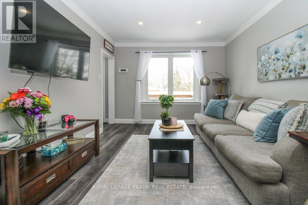 129 Arthur Avenue, Peterborough (Otonabee Ward 1), Ontario  K9J 5X7 - Photo 4 - X12895466