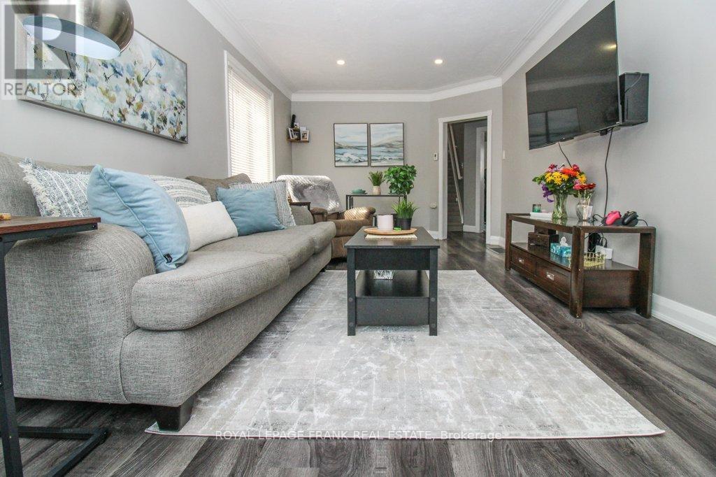 129 Arthur Avenue, Peterborough (Otonabee Ward 1), Ontario  K9J 5X7 - Photo 5 - X12895466