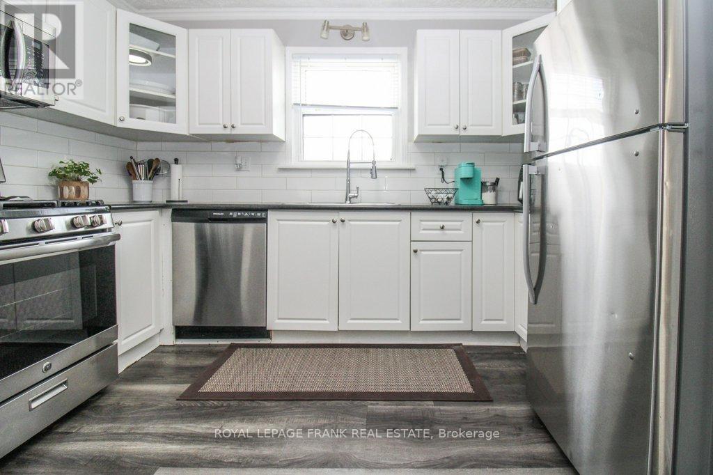 129 Arthur Avenue, Peterborough (Otonabee Ward 1), Ontario  K9J 5X7 - Photo 9 - X12895466