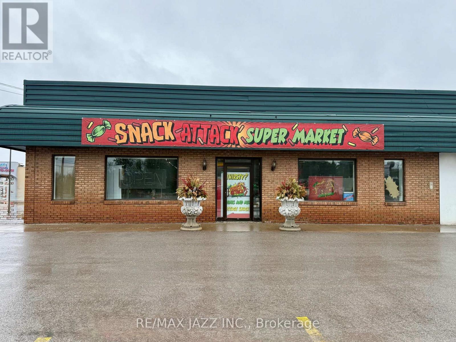 1 - 901 Lansdowne Street W, Peterborough (Otonabee Ward 1), Ontario  K9J 1Z5 - Photo 2 - X12896530