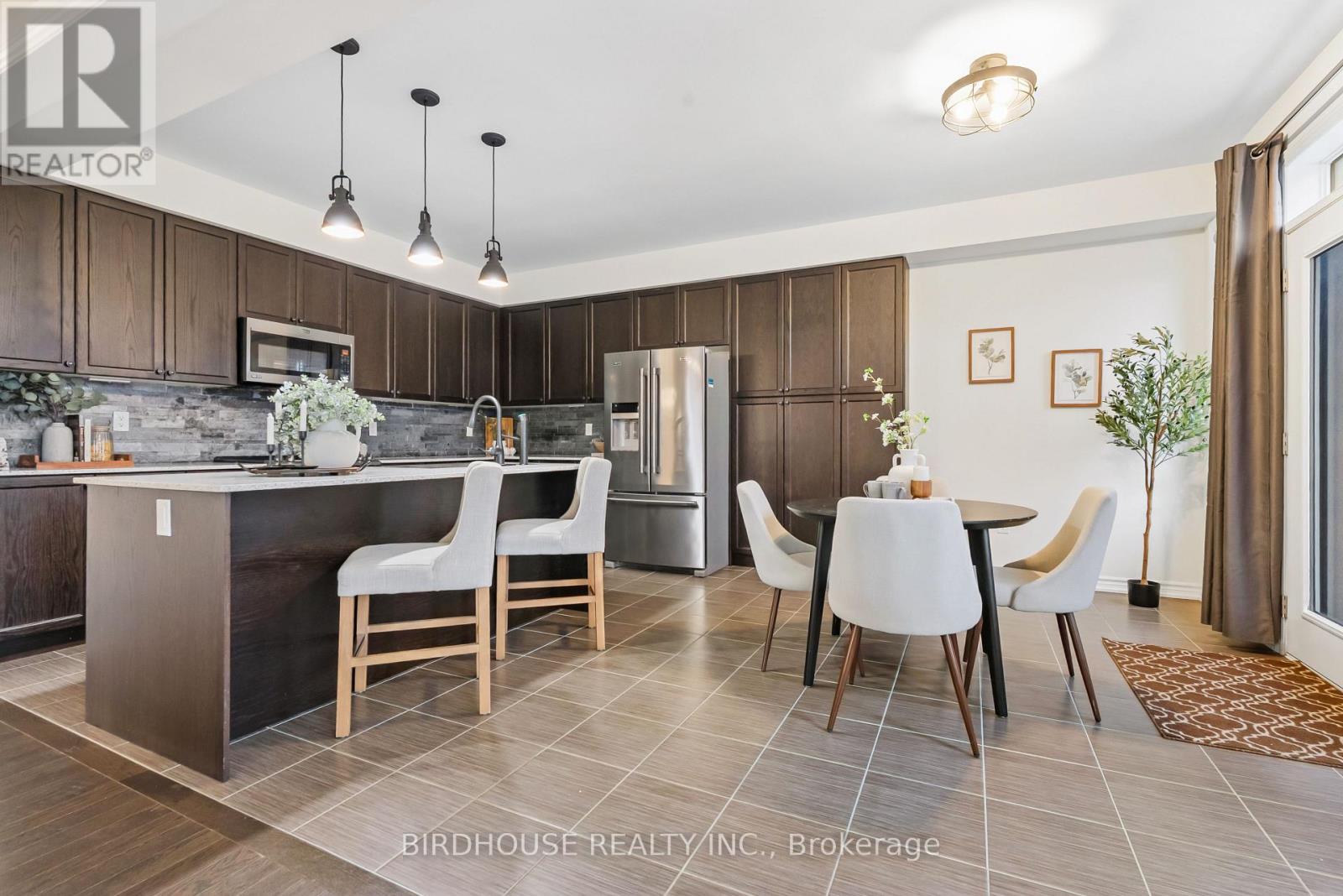 53 Hancock Crescent, Kawartha Lakes (Lindsay), Ontario  K9V 0P4 - Photo 12 - X12897028