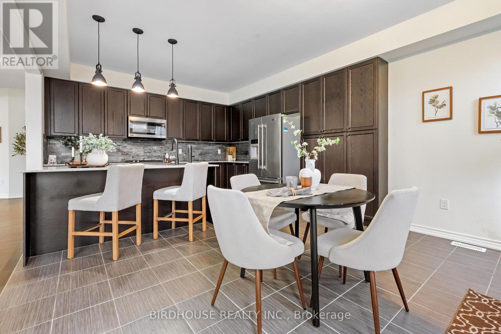 53 Hancock Crescent, Kawartha Lakes (Lindsay), Ontario  K9V 0P4 - Photo 16 - X12897028