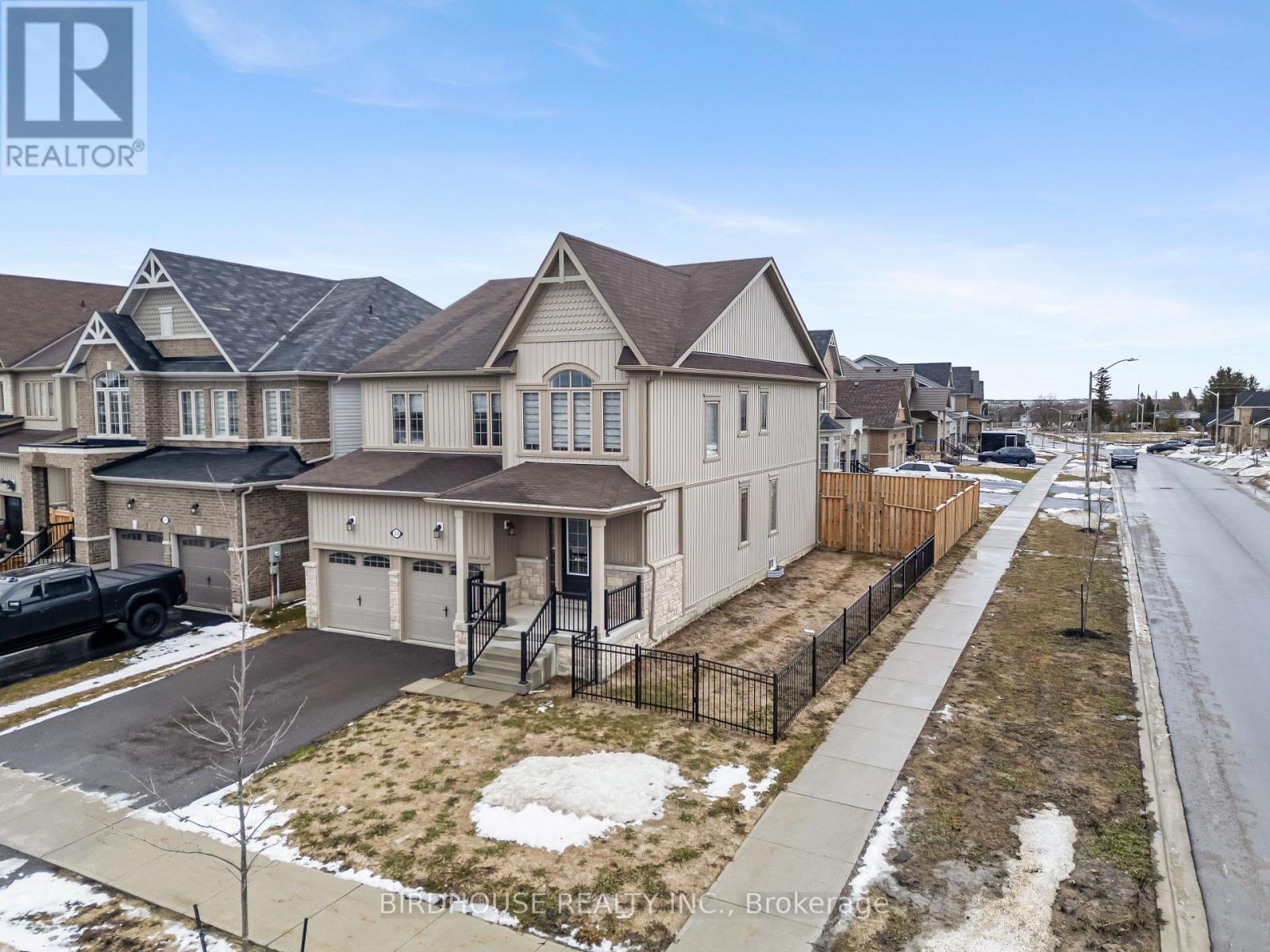 53 Hancock Crescent, Kawartha Lakes (Lindsay), Ontario  K9V 0P4 - Photo 2 - X12897028