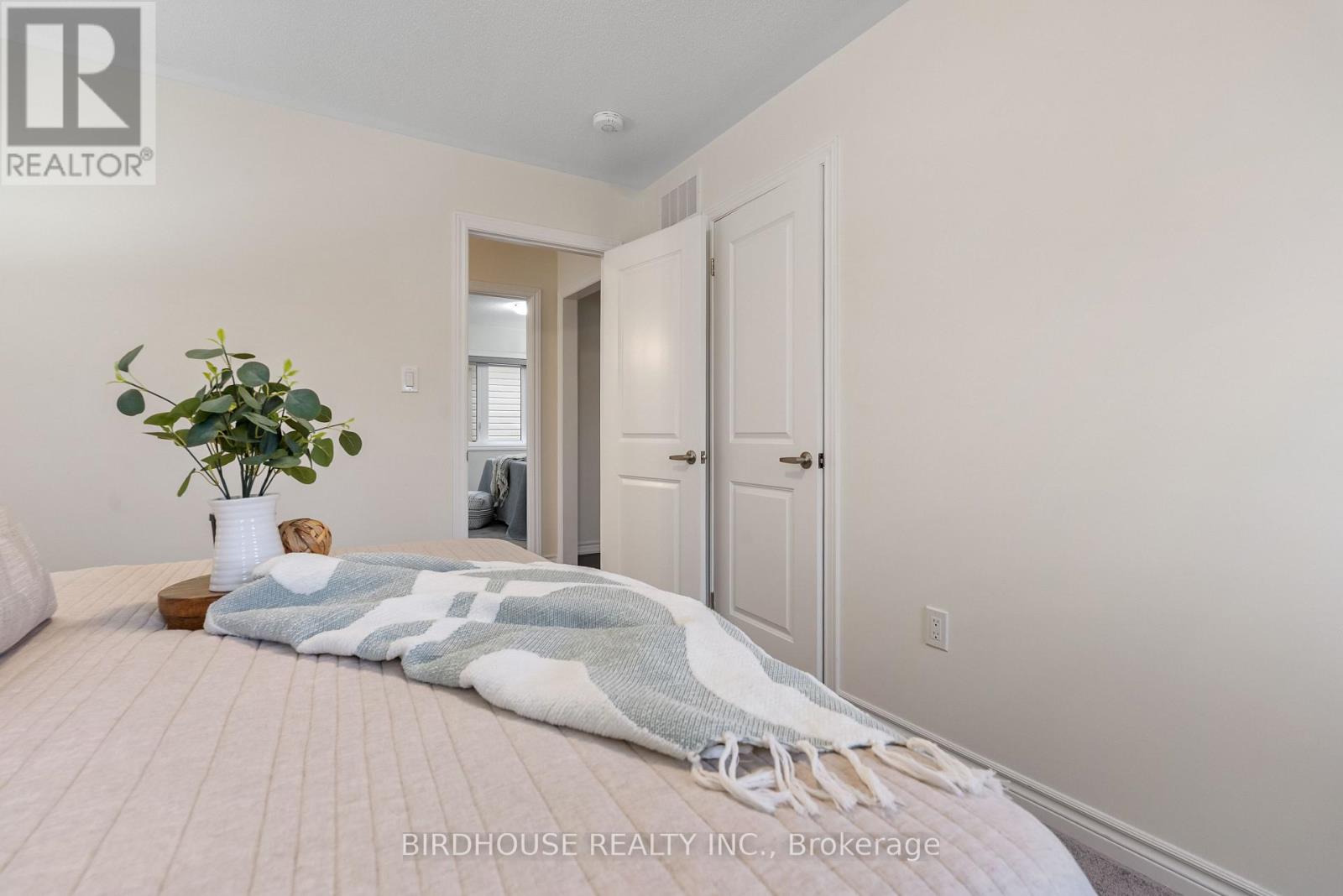 53 Hancock Crescent, Kawartha Lakes (Lindsay), Ontario  K9V 0P4 - Photo 25 - X12897028