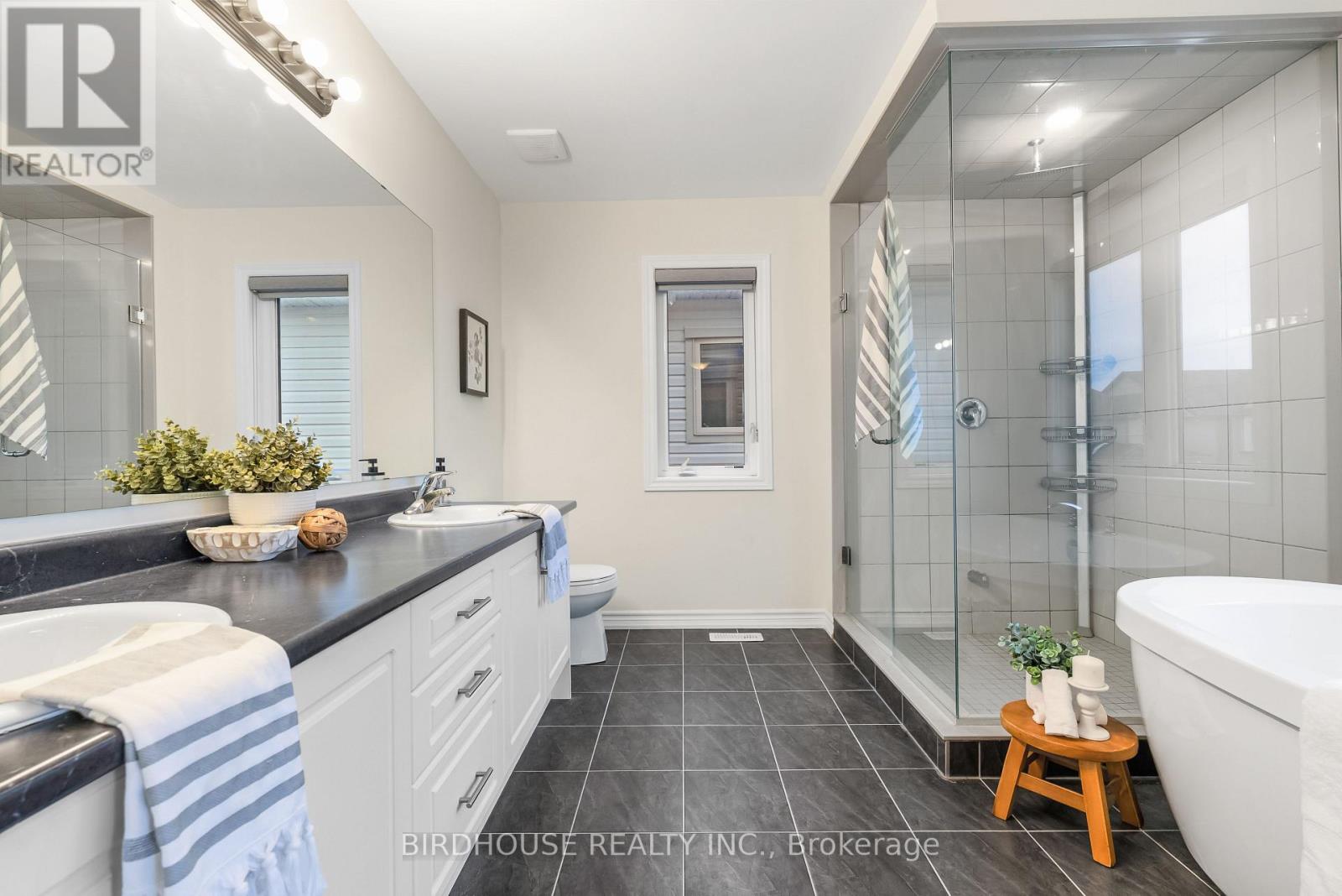 53 Hancock Crescent, Kawartha Lakes (Lindsay), Ontario  K9V 0P4 - Photo 30 - X12897028