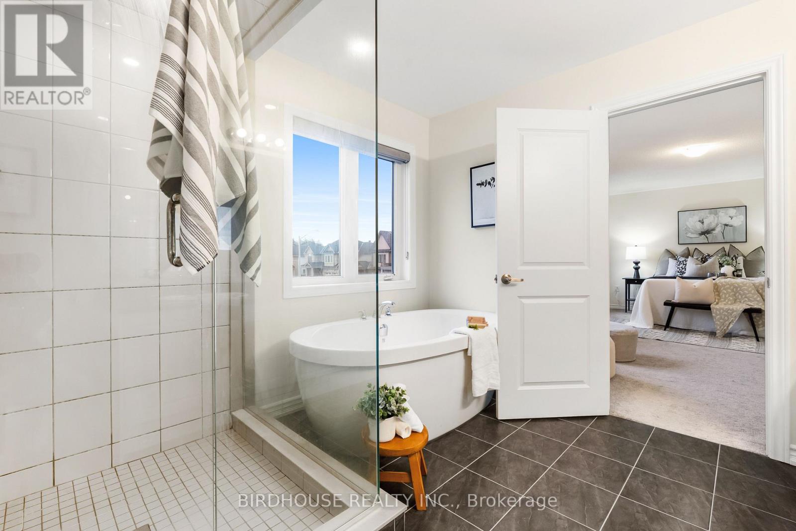 53 Hancock Crescent, Kawartha Lakes (Lindsay), Ontario  K9V 0P4 - Photo 31 - X12897028