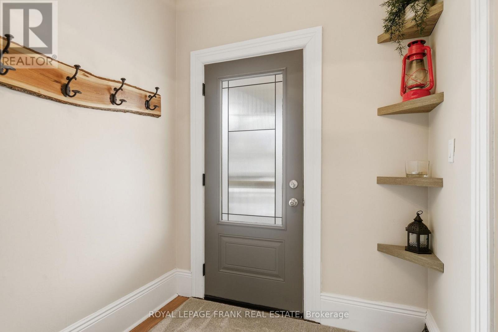 121 Durham Street W, Kawartha Lakes (Lindsay), Ontario  K9V 2R3 - Photo 3 - X12897162