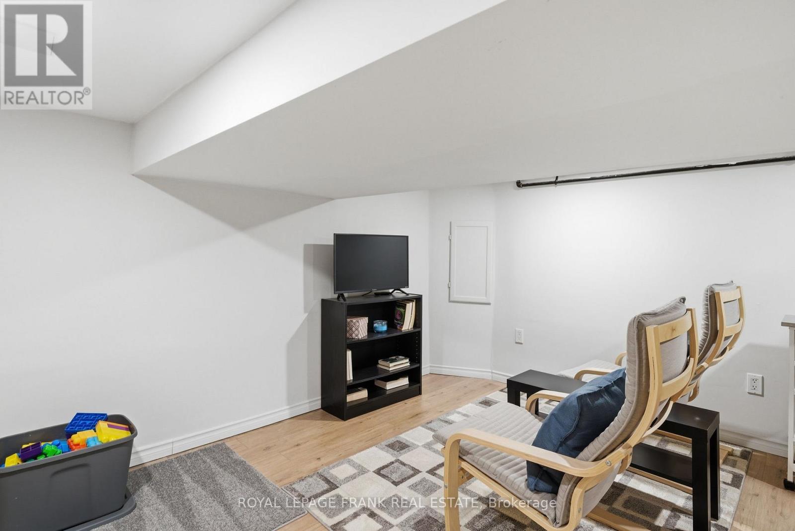 121 Durham Street W, Kawartha Lakes (Lindsay), Ontario  K9V 2R3 - Photo 37 - X12897162