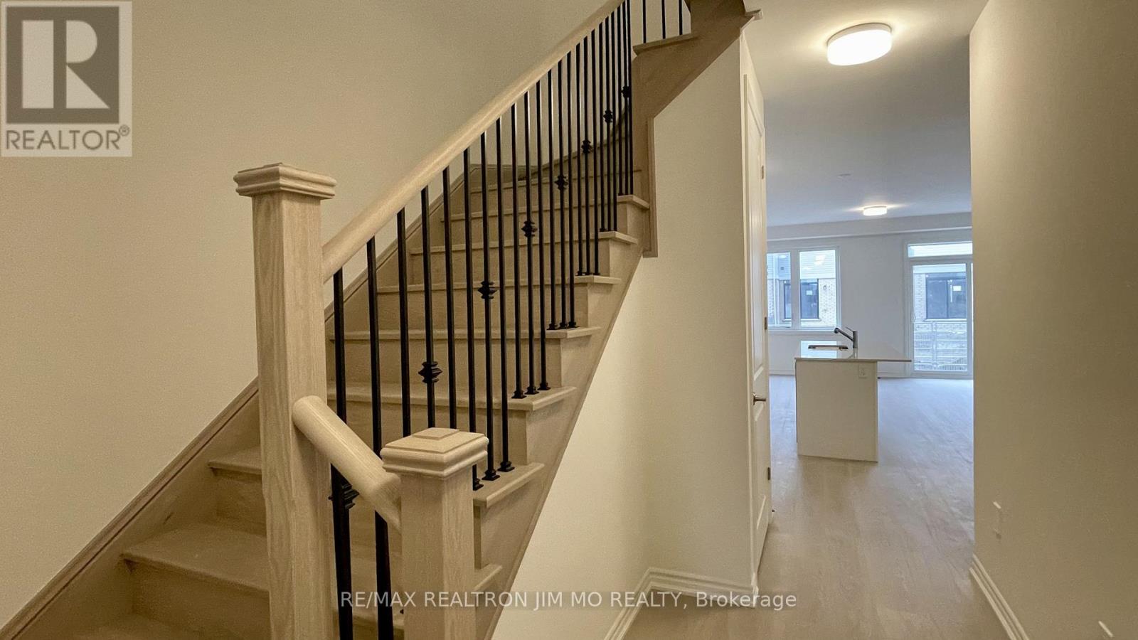 100 Sanderson Drive, Kawartha Lakes (Lindsay), Ontario  K9V 0S8 - Photo 10 - X12898160