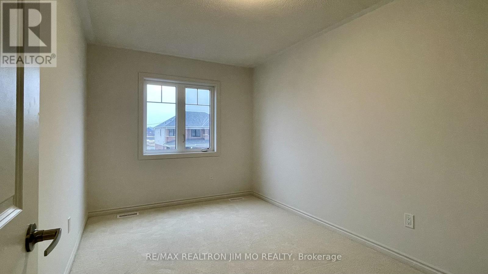 100 Sanderson Drive, Kawartha Lakes (Lindsay), Ontario  K9V 0S8 - Photo 15 - X12898160