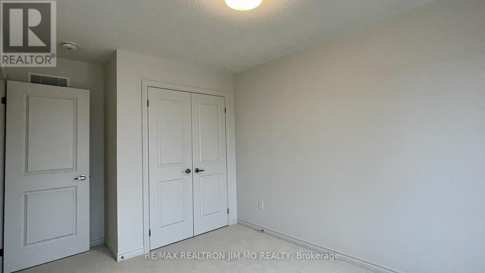 100 Sanderson Drive, Kawartha Lakes (Lindsay), Ontario  K9V 0S8 - Photo 18 - X12898160