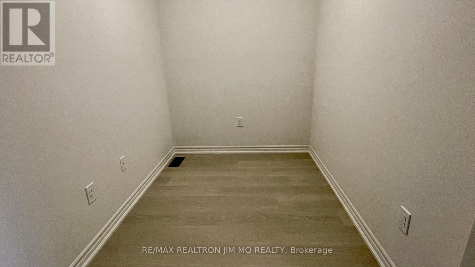 100 Sanderson Drive, Kawartha Lakes (Lindsay), Ontario  K9V 0S8 - Photo 26 - X12898160