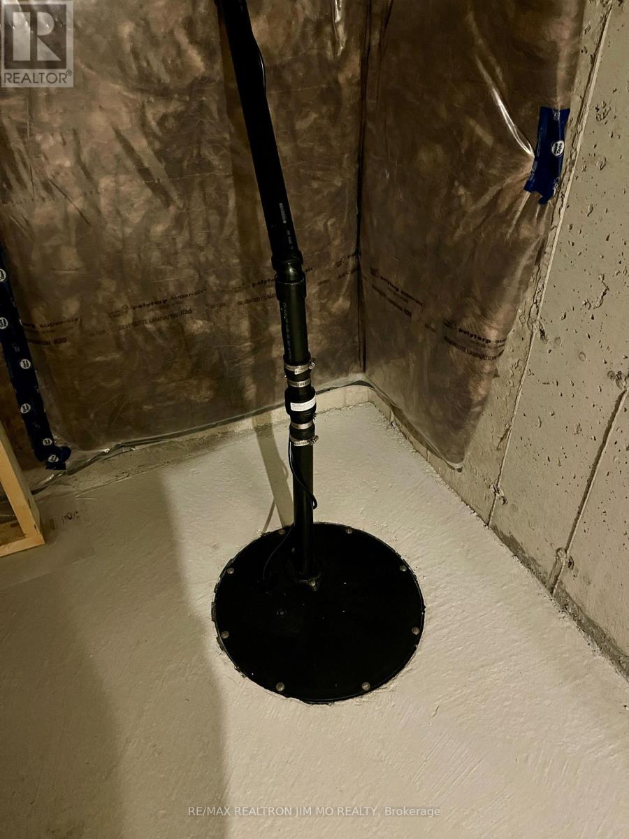 100 Sanderson Drive, Kawartha Lakes (Lindsay), Ontario  K9V 0S8 - Photo 31 - X12898160