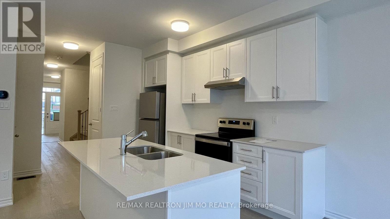 100 Sanderson Drive, Kawartha Lakes (Lindsay), Ontario  K9V 0S8 - Photo 7 - X12898160