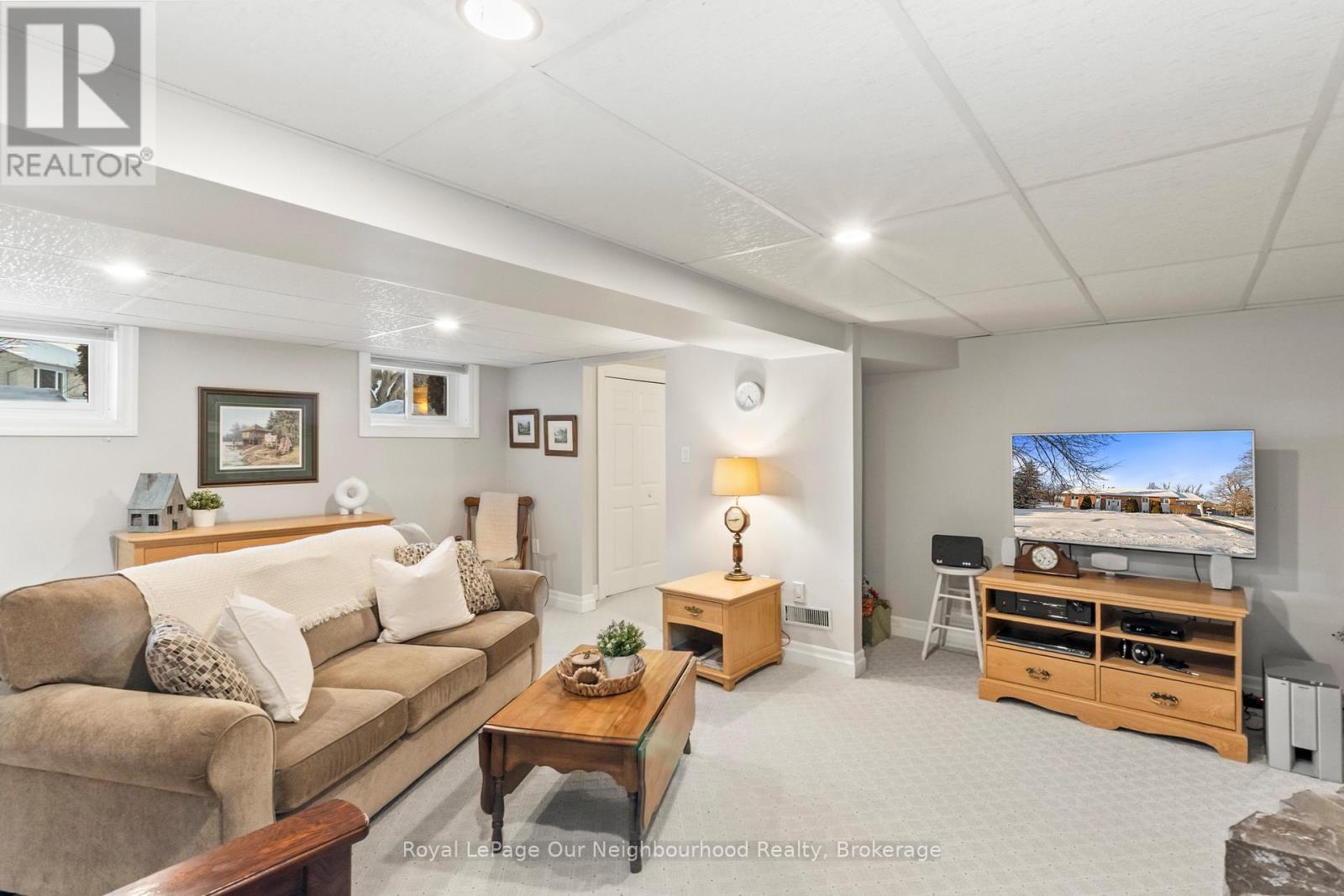 909 Whitefield Drive, Peterborough (Otonabee Ward 1), Ontario  K9J 7W1 - Photo 30 - X12898546