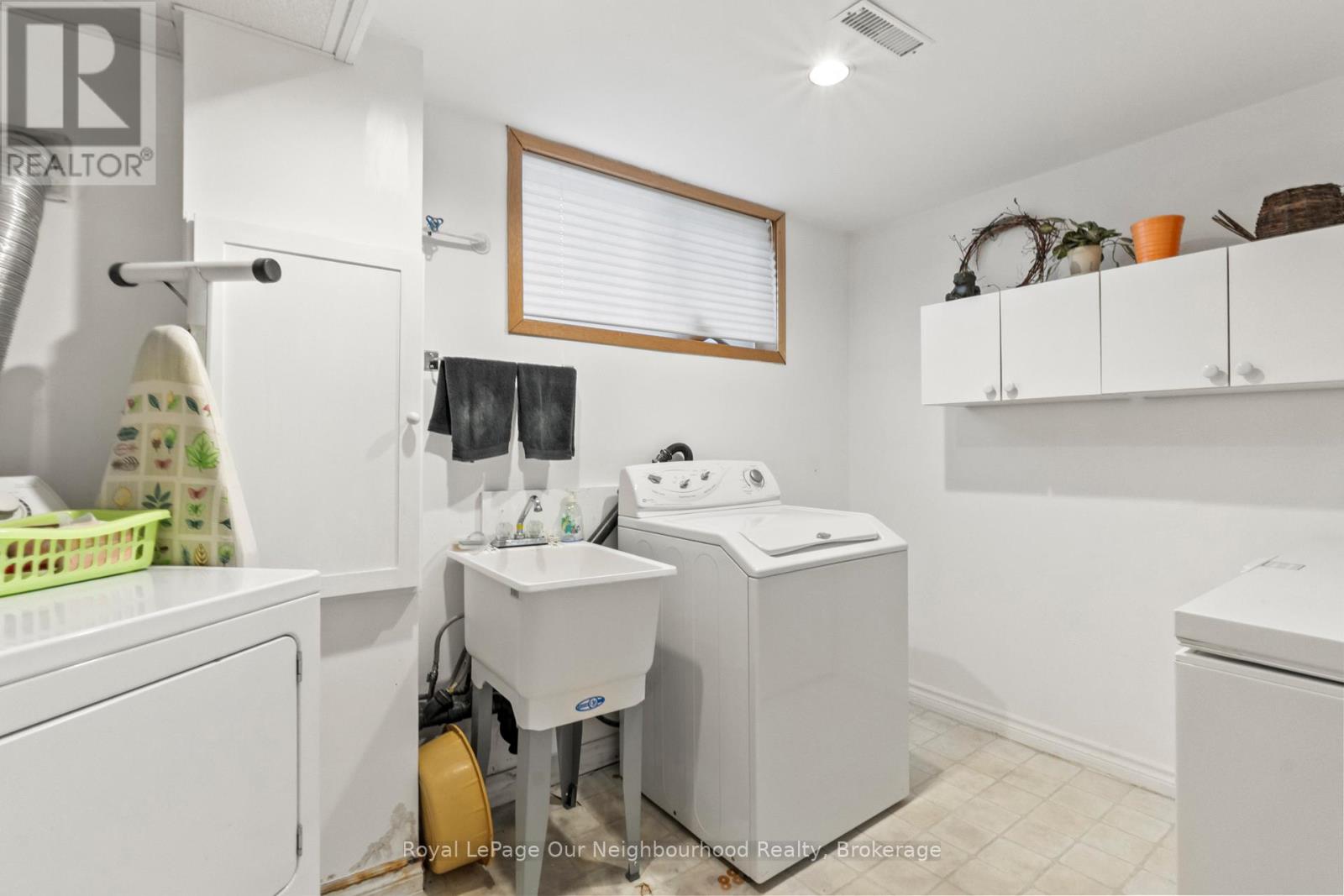 909 Whitefield Drive, Peterborough (Otonabee Ward 1), Ontario  K9J 7W1 - Photo 34 - X12898546