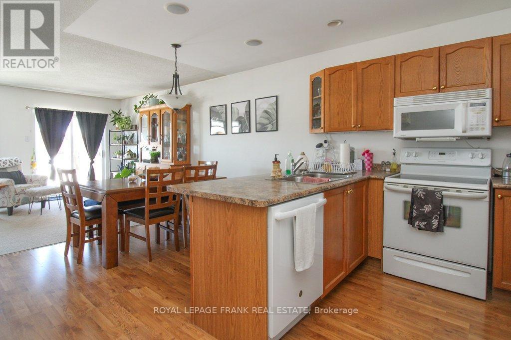 416 Abound Crescent, Peterborough (Ashburnham Ward 4), Ontario  K9J 8S2 - Photo 3 - X12899414