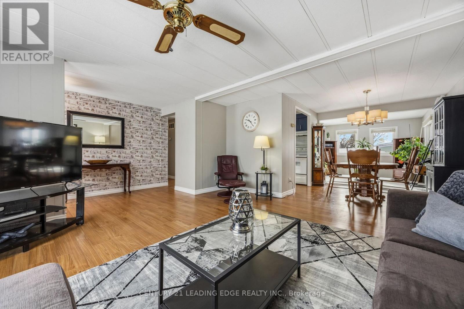 33 Vista Drive, Kawartha Lakes (Fenelon), Ontario  K9V 0H7 - Photo 9 - X12899244