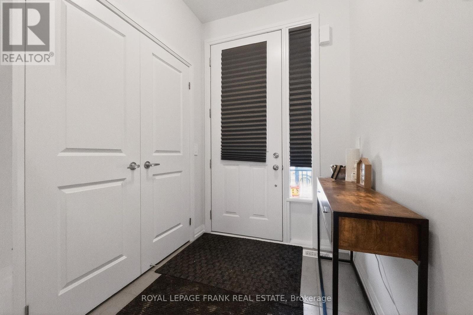 28 Corley Street, Kawartha Lakes (Lindsay), Ontario  K9V 6C2 - Photo 3 - X12899634