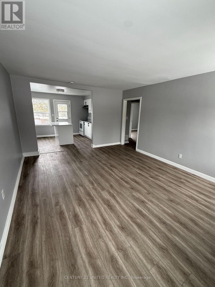 B - 1253 Clonsilla Avenue, Peterborough (Town Ward 3), Ontario  K9J 5Z1 - Photo 3 - X12902592