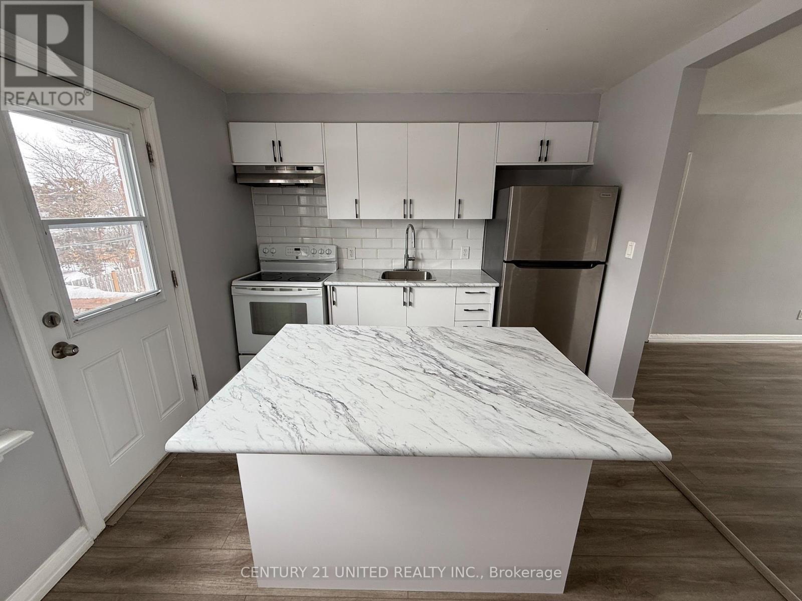 B - 1253 Clonsilla Avenue, Peterborough (Town Ward 3), Ontario  K9J 5Z1 - Photo 6 - X12902592