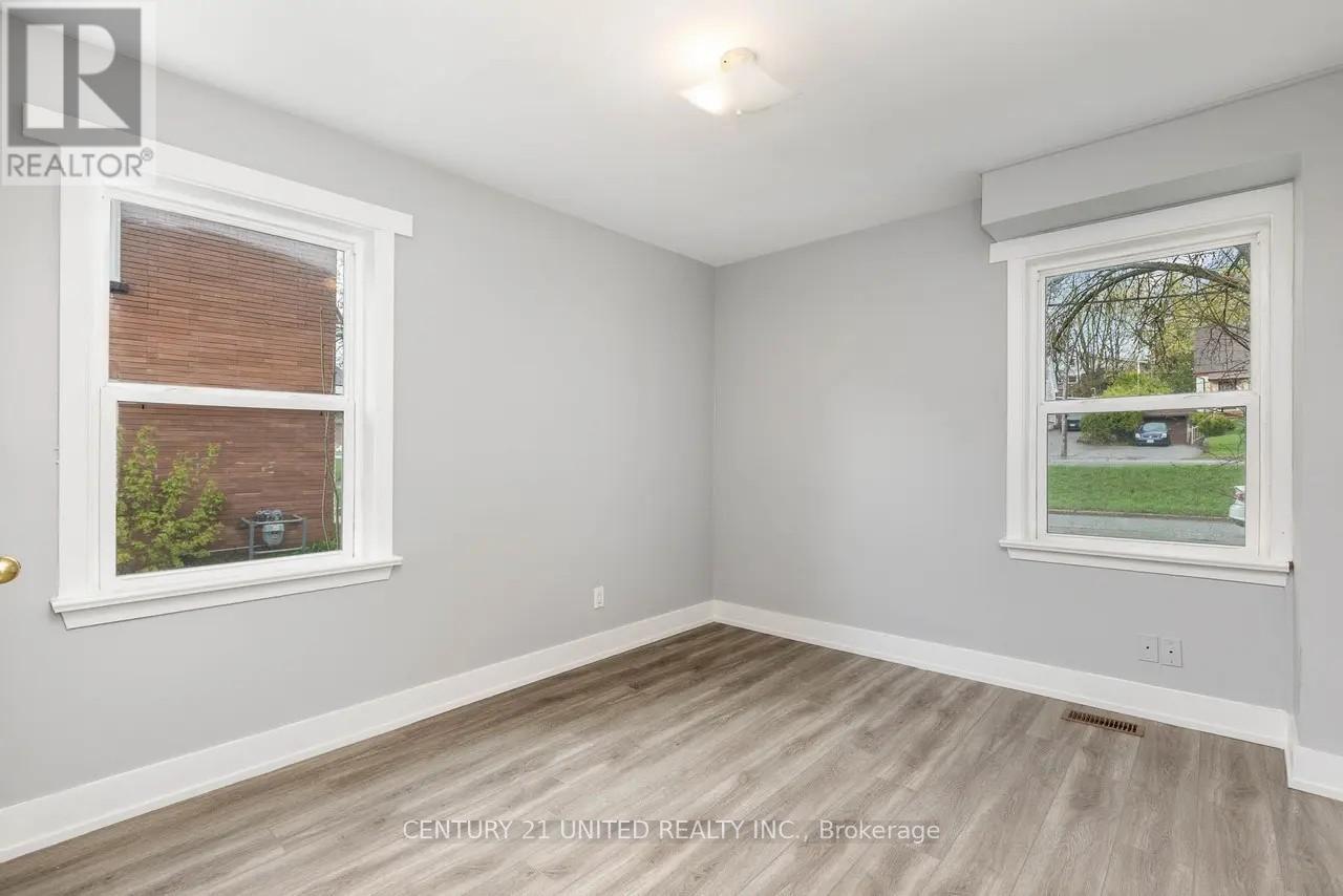 A - 1247 Clonsilla Avenue, Peterborough (Town Ward 3), Ontario  K9J 5Z1 - Photo 10 - X12902978