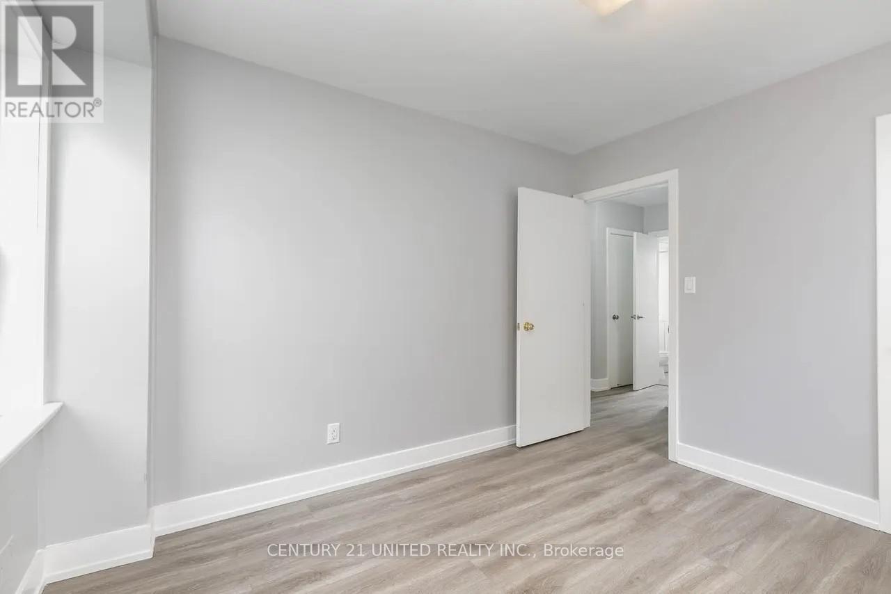 A - 1247 Clonsilla Avenue, Peterborough (Town Ward 3), Ontario  K9J 5Z1 - Photo 9 - X12902978