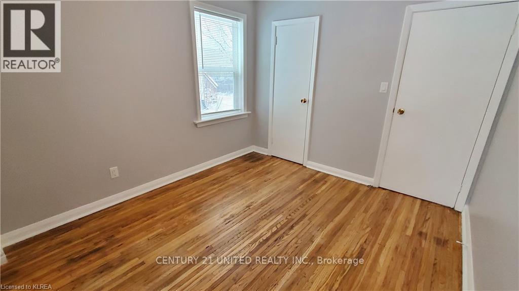 B - 1247 Clonsilla Avenue, Peterborough (Town Ward 3), Ontario  K9J 5Z1 - Photo 6 - X12902980