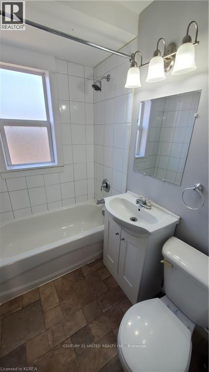 B - 1247 Clonsilla Avenue, Peterborough (Town Ward 3), Ontario  K9J 5Z1 - Photo 8 - X12902980