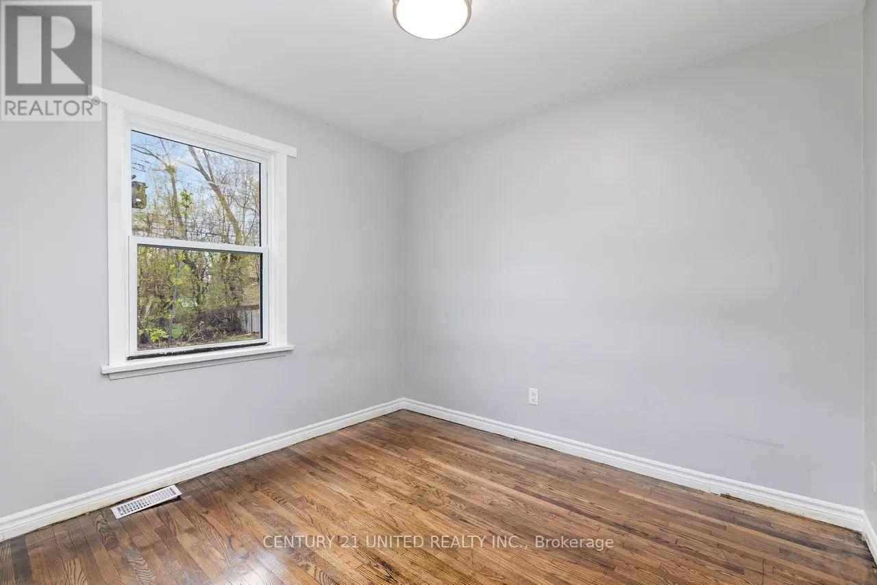 B - 1275 Clonsilla Avenue, Peterborough (Town Ward 3), Ontario  K9J 5Z1 - Photo 14 - X12902984