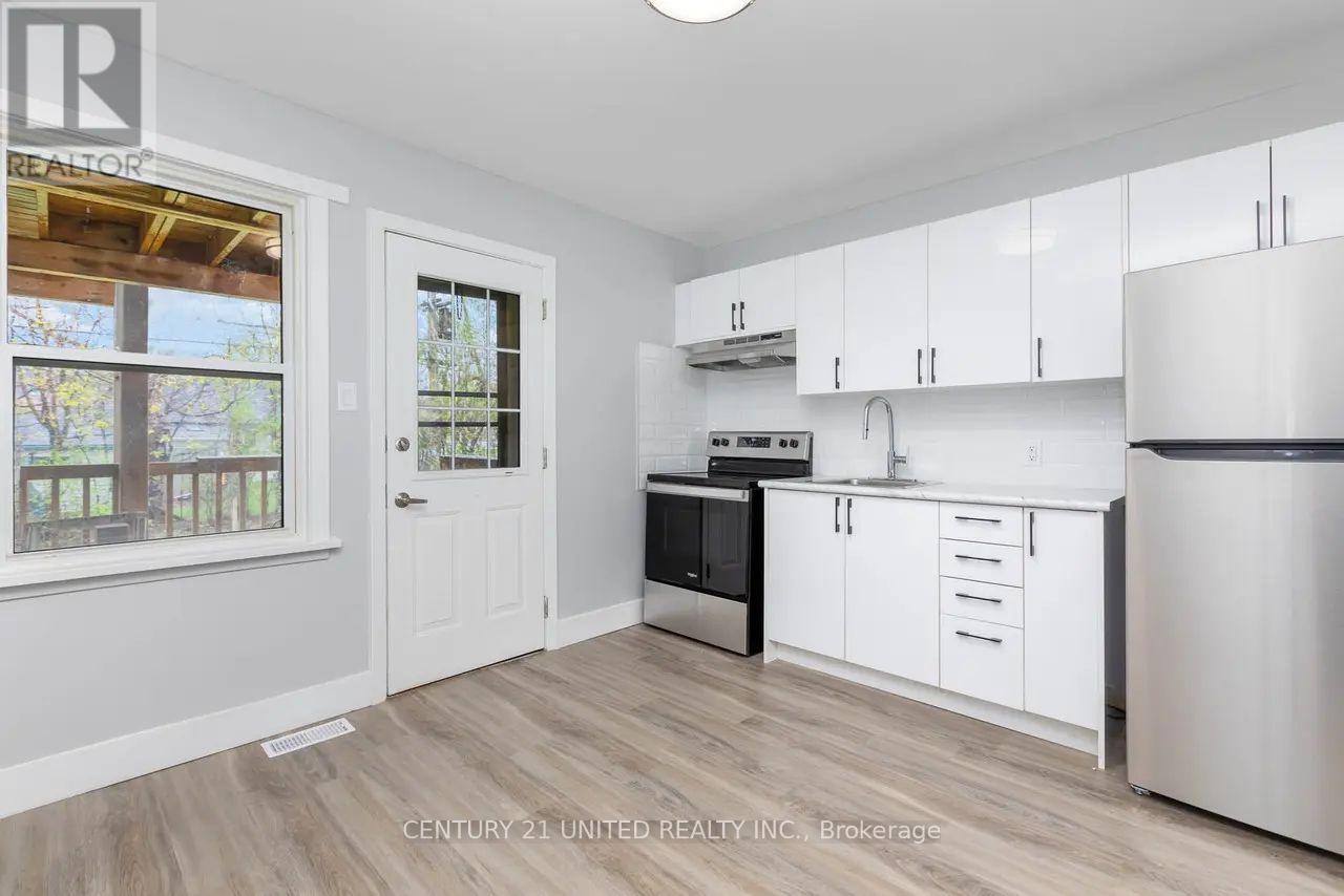 B - 1275 Clonsilla Avenue, Peterborough (Town Ward 3), Ontario  K9J 5Z1 - Photo 4 - X12902984