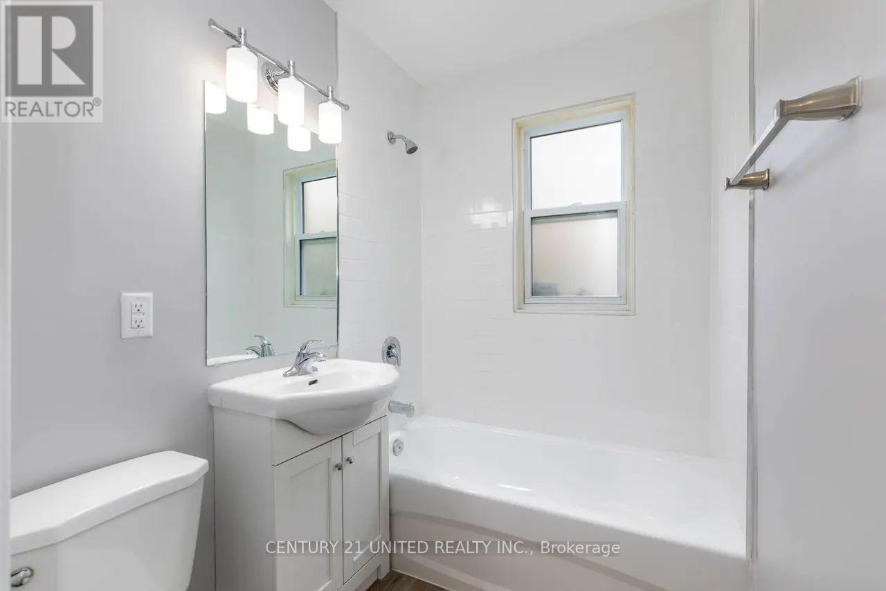 B - 1275 Clonsilla Avenue, Peterborough (Town Ward 3), Ontario  K9J 5Z1 - Photo 6 - X12902984