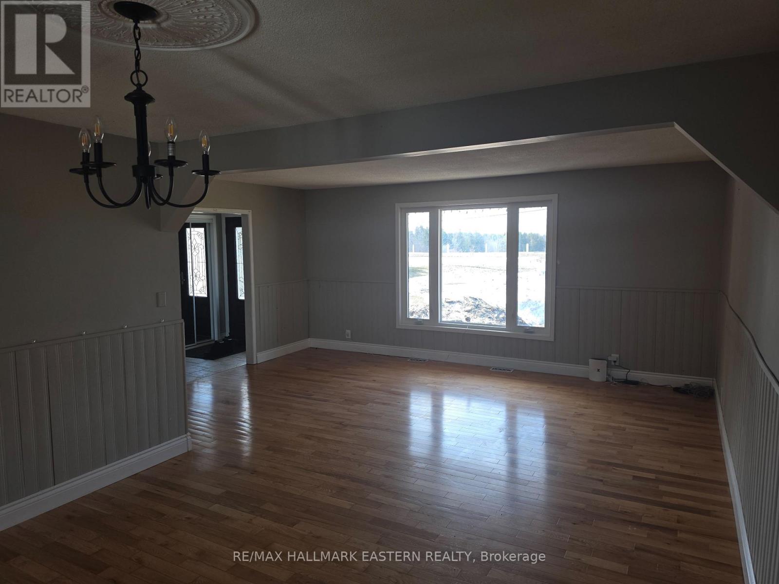 1027 Tara Road, Selwyn, Ontario  K0L 1T0 - Photo 7 - X12903576