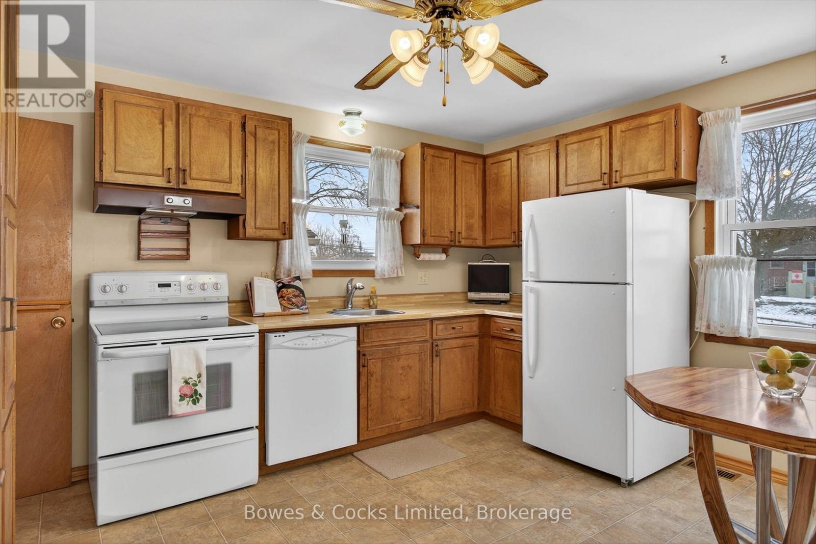 716 Otonabee Drive, Peterborough (Ashburnham Ward 4), Ontario  K9J 7P9 - Photo 8 - X12903824