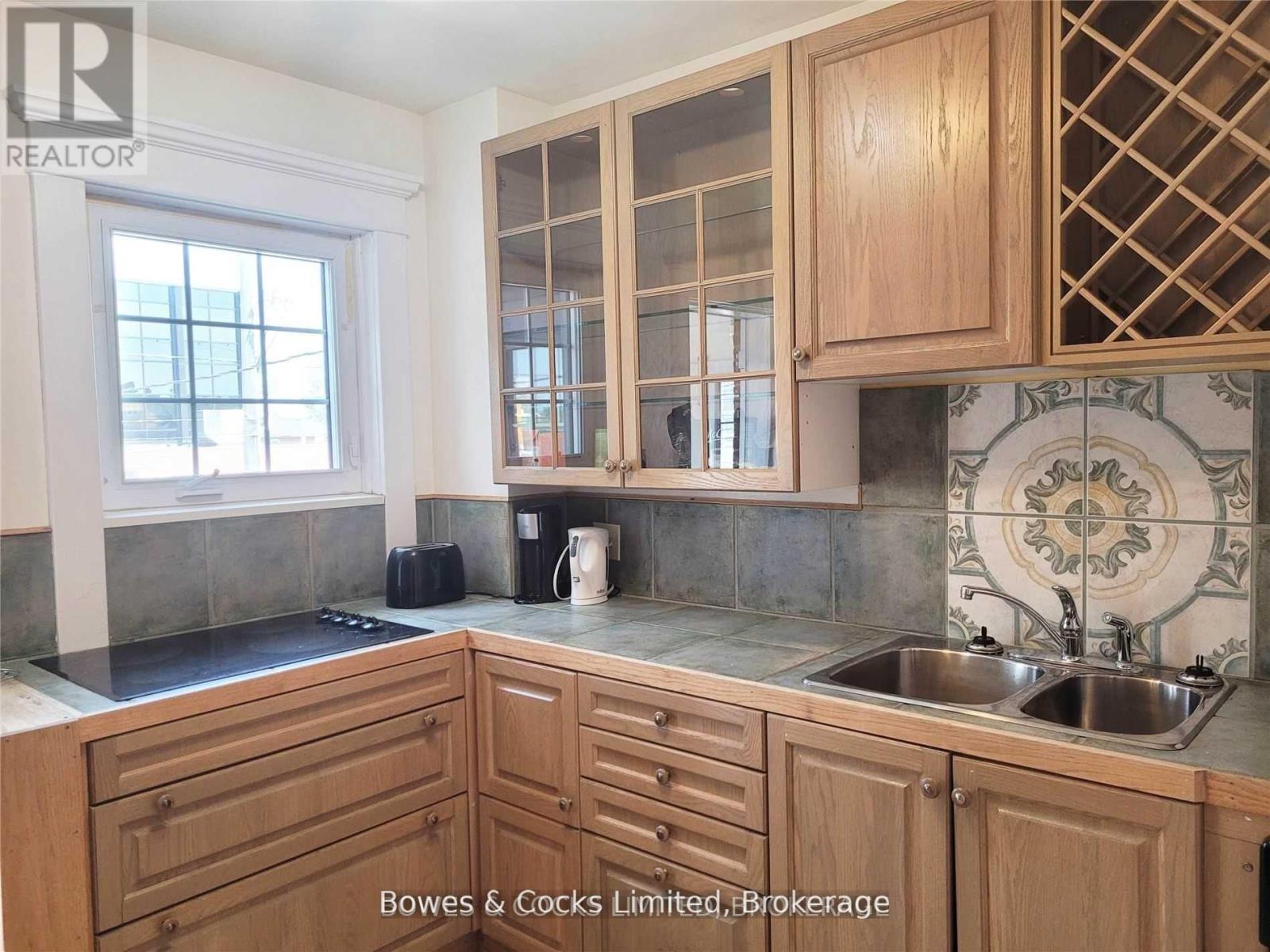 317 Reid Street, Peterborough (Town Ward 3), Ontario  K9J 3R2 - Photo 8 - X12903832