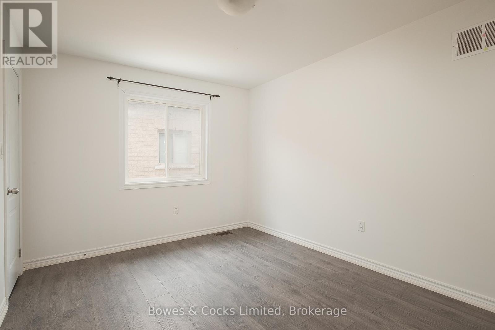 147 Springdale Drive, Kawartha Lakes (Lindsay), Ontario  K9V 0N1 - Photo 10 - X12904484