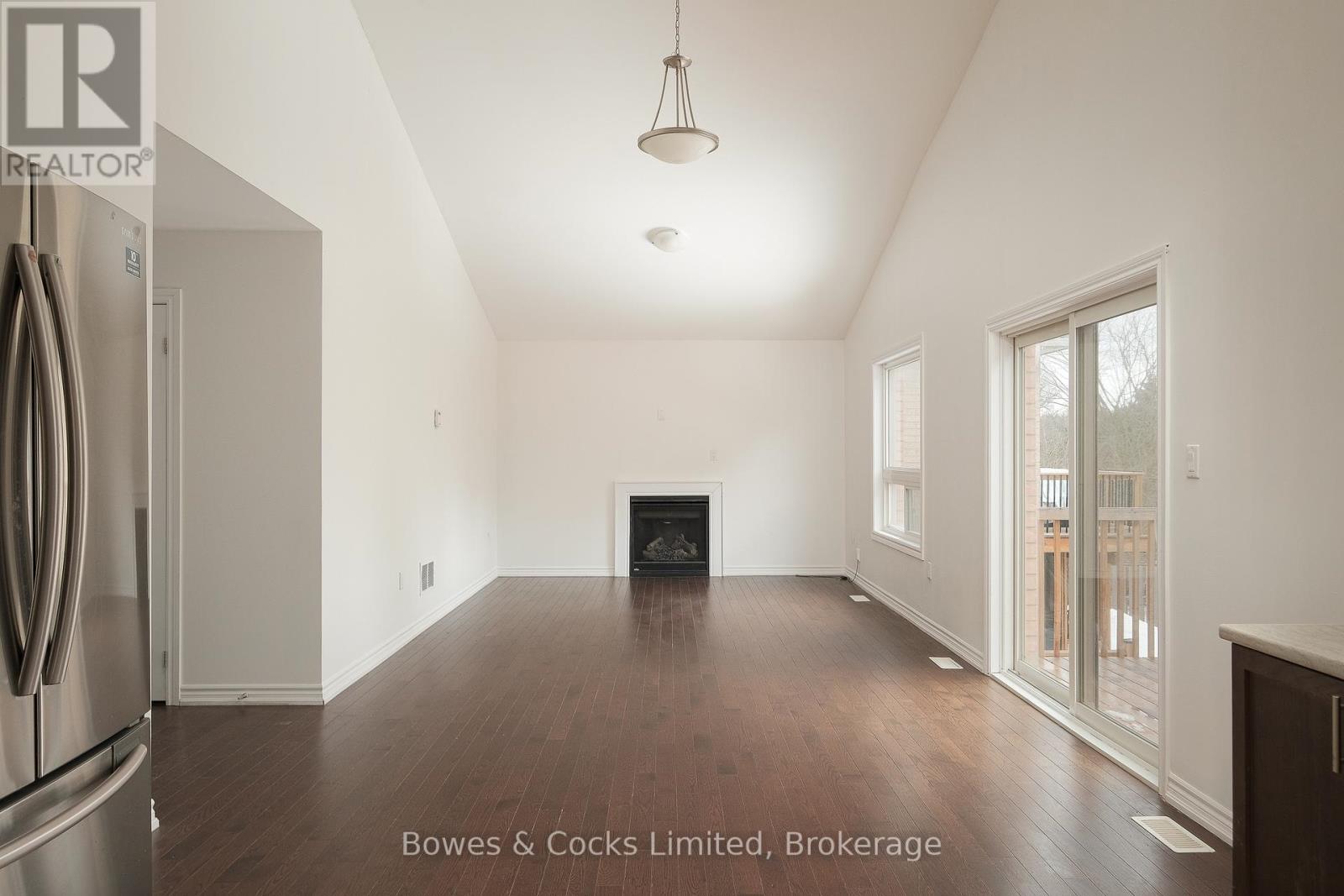 147 Springdale Drive, Kawartha Lakes (Lindsay), Ontario  K9V 0N1 - Photo 16 - X12904484