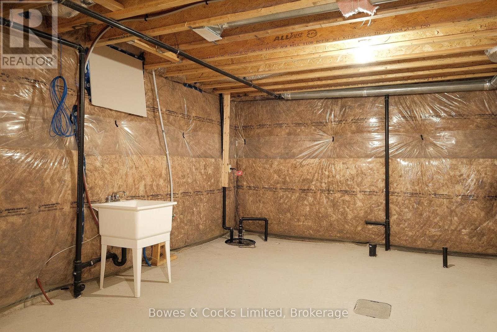 147 Springdale Drive, Kawartha Lakes (Lindsay), Ontario  K9V 0N1 - Photo 22 - X12904484