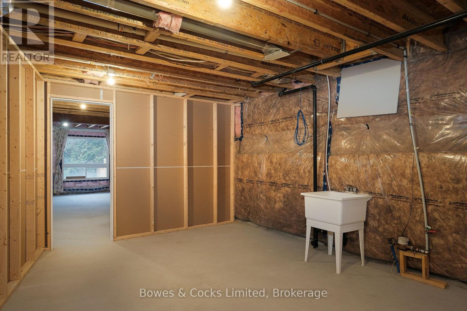 147 Springdale Drive, Kawartha Lakes (Lindsay), Ontario  K9V 0N1 - Photo 23 - X12904484