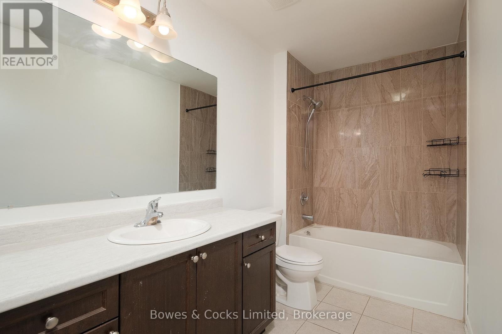 147 Springdale Drive, Kawartha Lakes (Lindsay), Ontario  K9V 0N1 - Photo 8 - X12904484