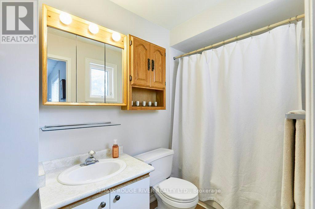 34 Cedar Court, Kawartha Lakes (Lindsay), Ontario  K9V 6A9 - Photo 15 - X12905586