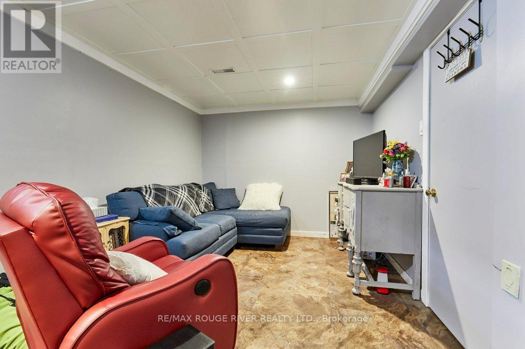 34 Cedar Court, Kawartha Lakes (Lindsay), Ontario  K9V 6A9 - Photo 22 - X12905586