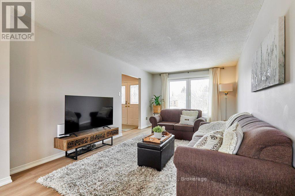 34 Cedar Court, Kawartha Lakes (Lindsay), Ontario  K9V 6A9 - Photo 6 - X12905586