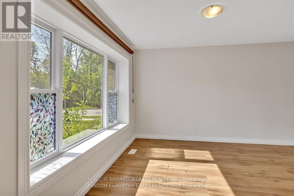 899 Ashdale Crescent W, Peterborough (Ashburnham Ward 4), Ontario  K9H 7H6 - Photo 12 - X12906112