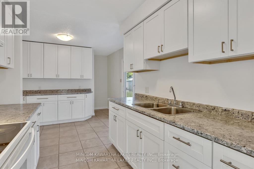 899 Ashdale Crescent W, Peterborough (Ashburnham Ward 4), Ontario  K9H 7H6 - Photo 22 - X12906112