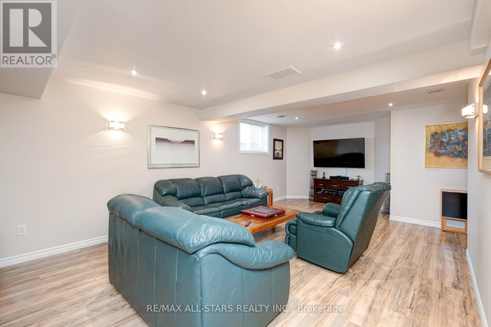 65 Liam Street, Kawartha Lakes (Lindsay), Ontario  K9V 0J4 - Photo 25 - X12906174