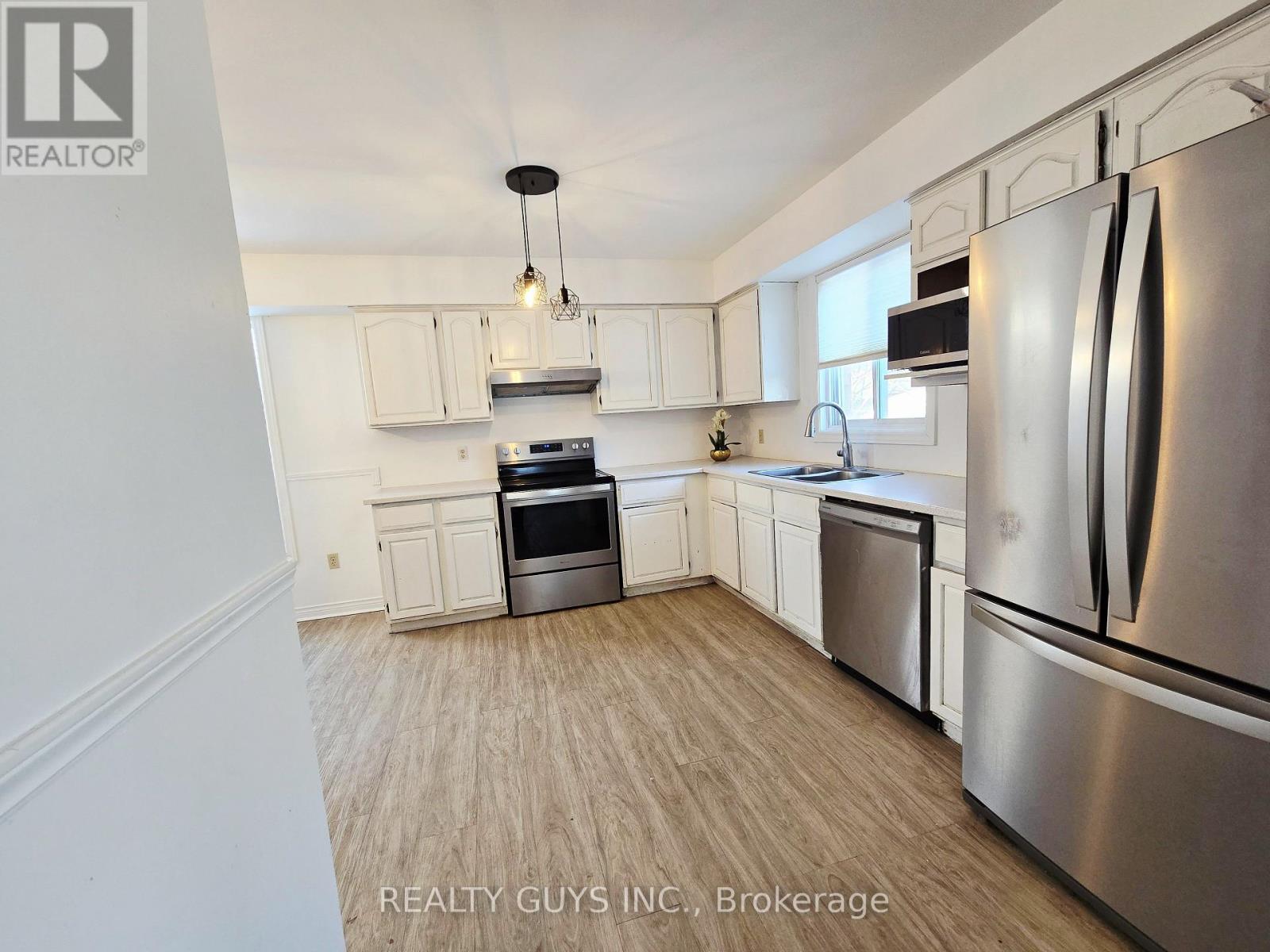 542 Westman Avenue, Peterborough (Otonabee Ward 1), Ontario  K9K 2E6 - Photo 5 - X12907144